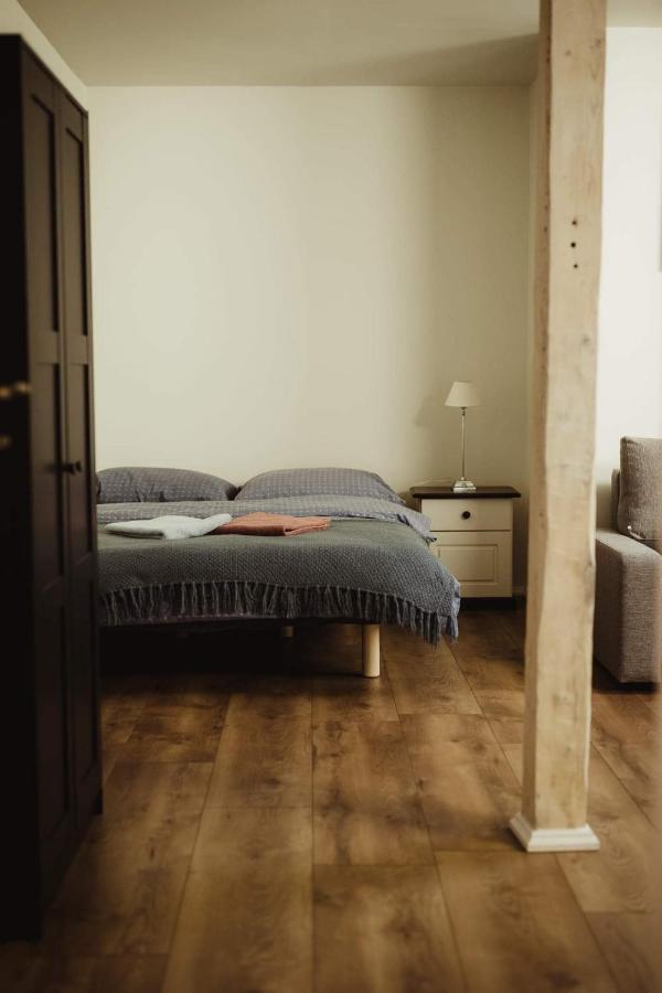 Lawendowa Stajnia Bed & Breakfast Lwowek Slaski Exterior foto